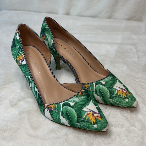 Kelly & Katie Shoes - Kelly & Katie Thilima Green Tropical Leaf Print 3” Heels- size 7.5